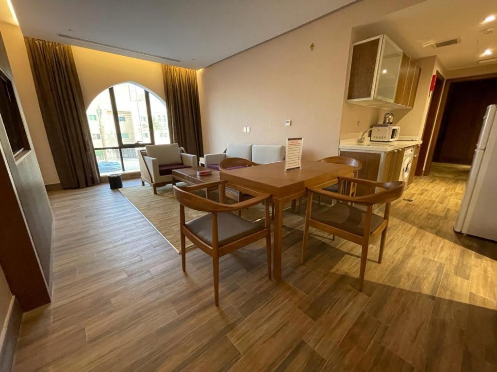Hosta Al Yasmin Aparthotel Riyadh Ngoại thất bức ảnh